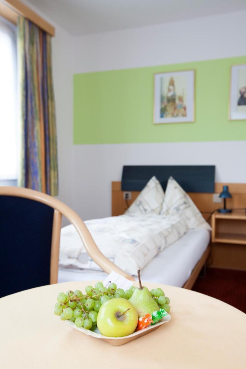 Hotel Arkanum Salgesch Eksteriør bilde